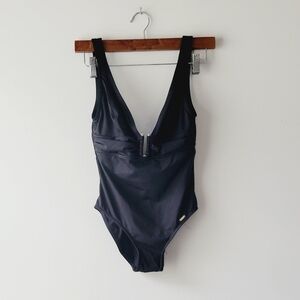 3/$25 🍓 Livia‎ black one piece bathing suit size S